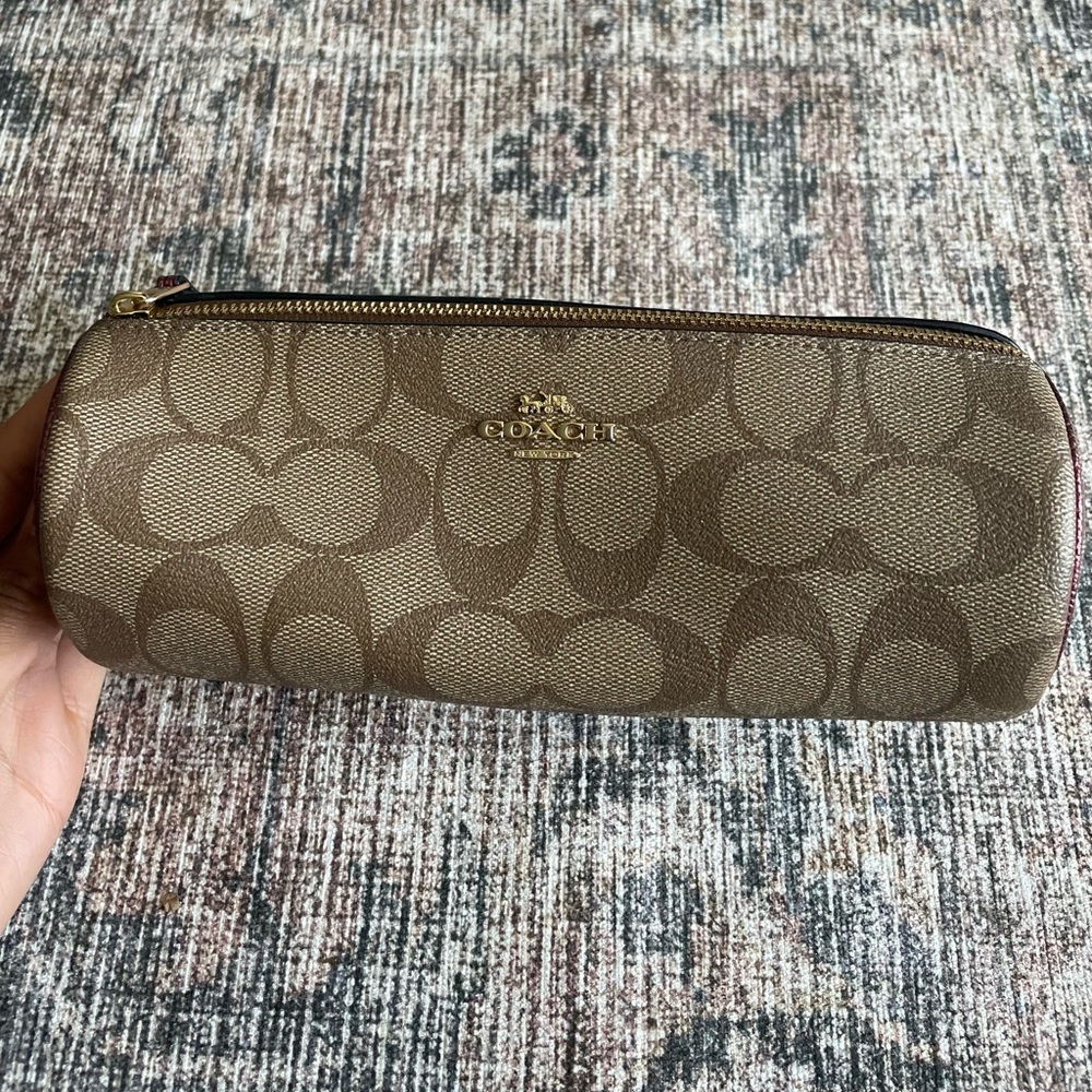 Small Coach case